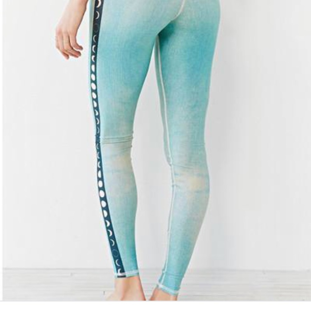 Teeki blue moon yoga pants size S